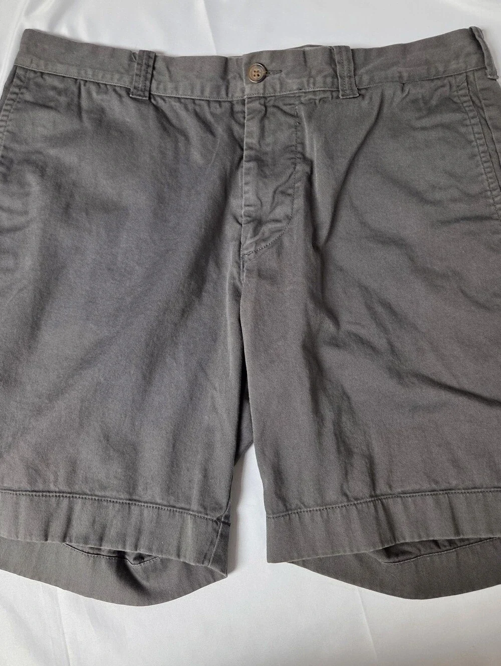 J. Crew Men’s Slate Gray Flat-Front‎ Shorts Flex 34W